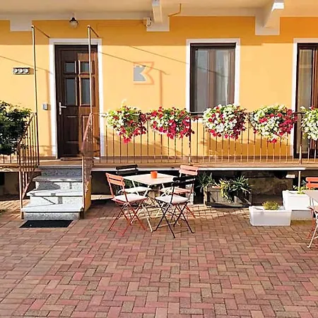 Bb Borgo Biella Alojamento de Acomodação e Pequeno-almoço 4*
